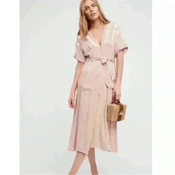 Free People Dresses & Skirts - FP Love You to Love You Midi Floral
Blush Dress SMALL